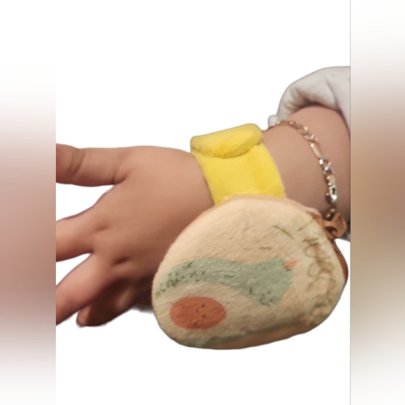 🔥🔥⭐️⭐️Cute Snap on Bracelet/Zipper Coin Purse on Slap Bracelet. - Picture 10 of 12